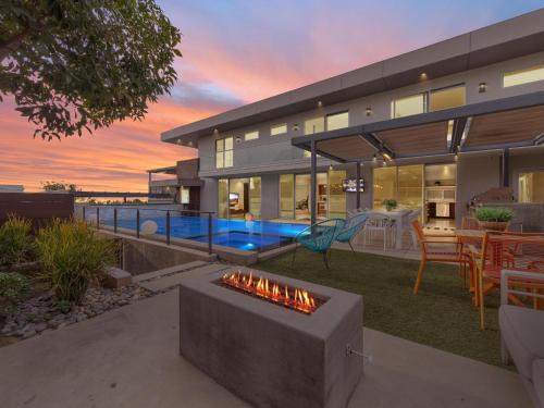 Solana Beach House | Luxury Coastal Home - Pool, Spa, AC, & Ocean Views