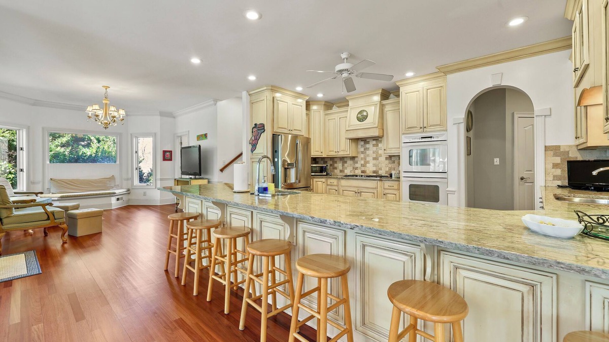 South Belmont House | Luxury comfort retreat, extremely spacious with Game Room and Close to Charlotte