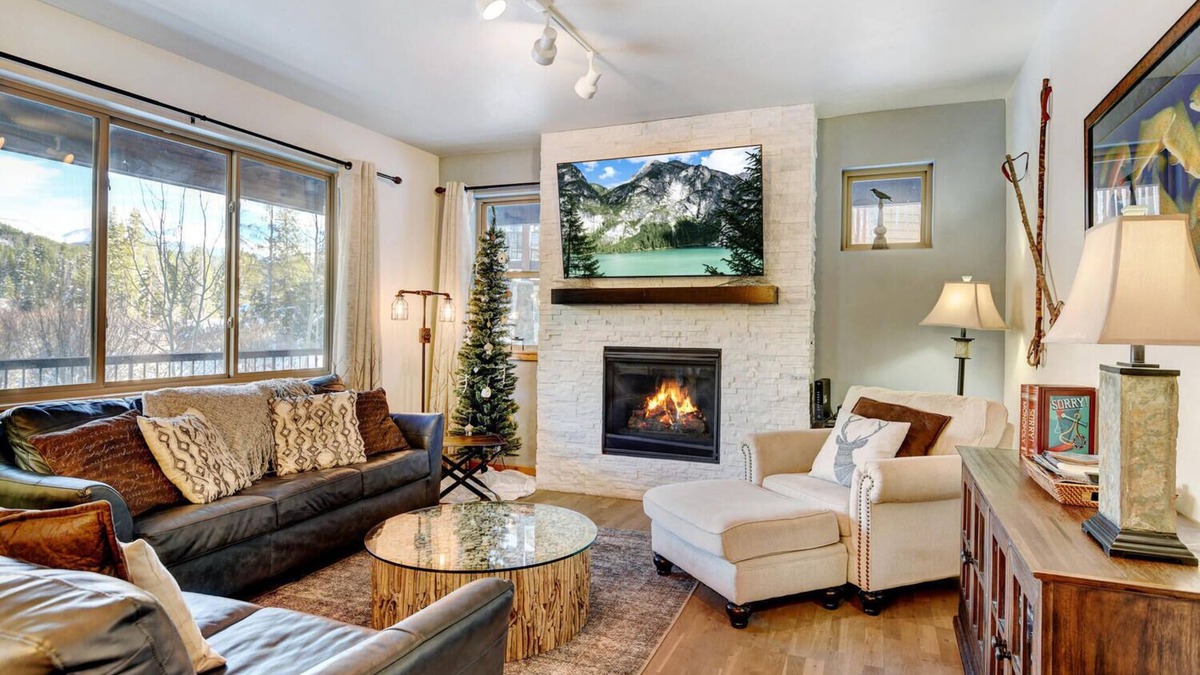 Winter Park House | Luxury Condo 414 I Pool I Club House I Hot Tub I Best Price I Discounted Attractions