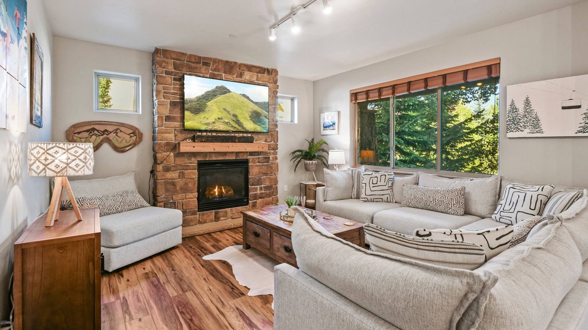 Winter Park House | Luxury Condo 613 I Pool I Club House I Hot Tub I Views I Best Price I Discounted Attractions
