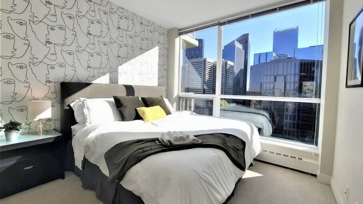 Eau Claire Condo | Luxury Condo by River w/City Views