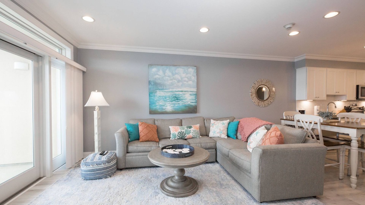 Sussex County Condo | Luxury condo centrally located and walking distance to the beach.