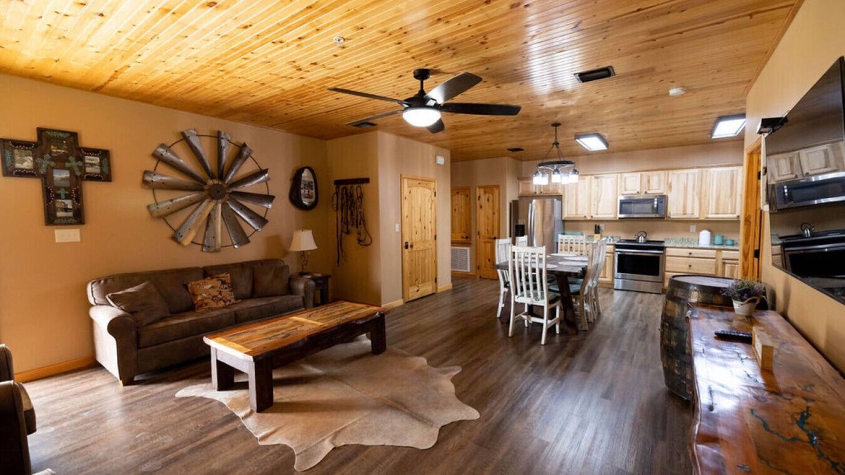 Gruene Condo | Luxury Condo Hidden Gem of Gruene Resort A1