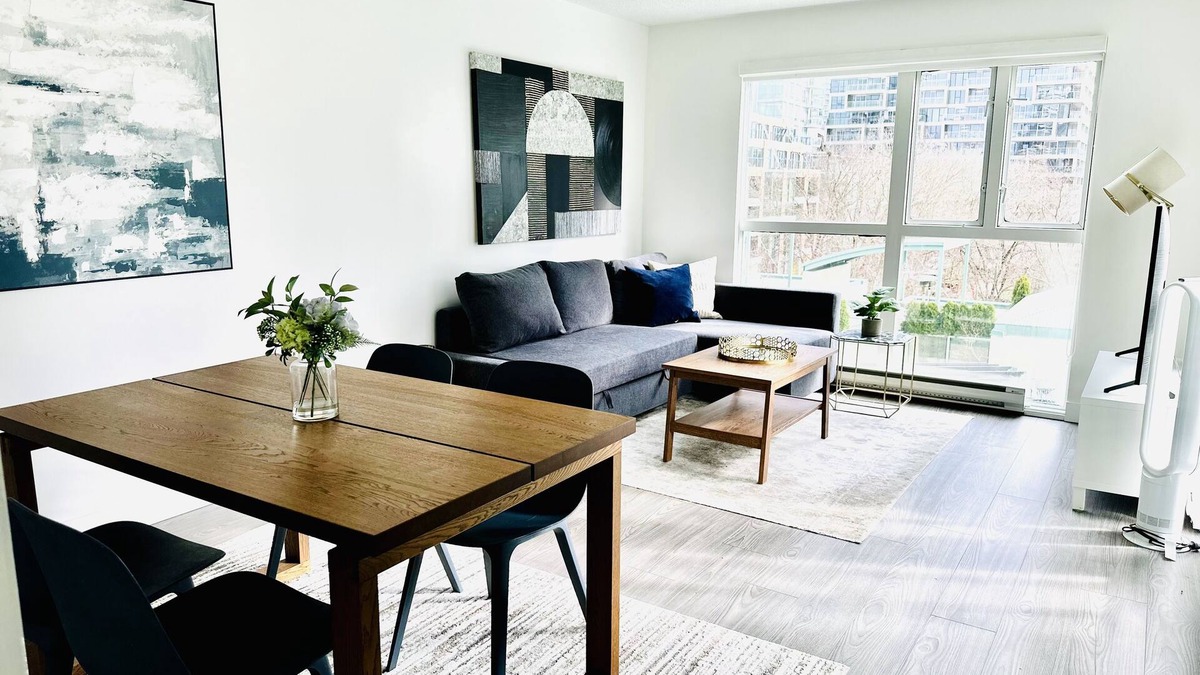 Davie Village Apartment | Luxury Condo in Yaletown steps from the ocean