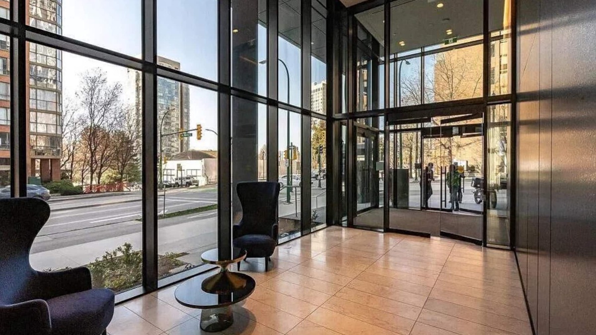 Granville Island Condo | LUXURY CONDO SLEEPS 6-8, DT VANCOUVER!