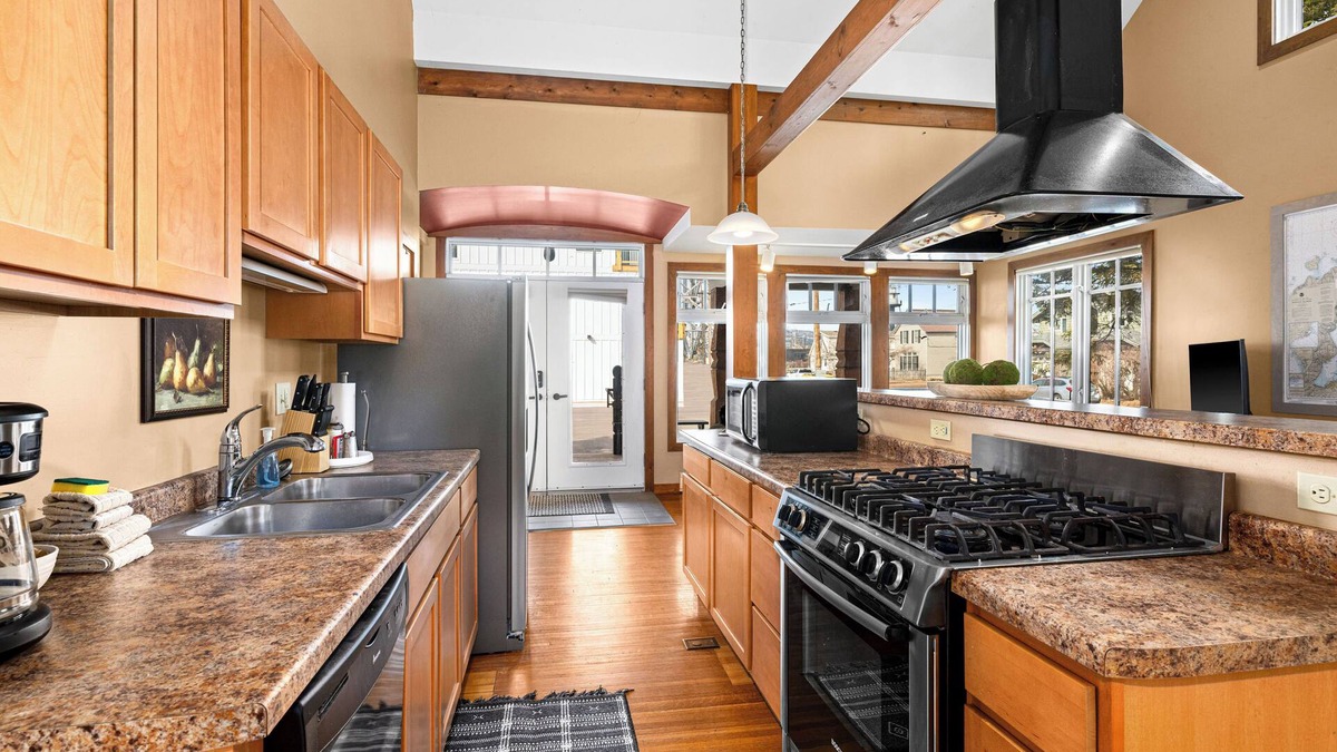 St. Louis County Condo | Luxury Condo w/Beach Access | Dragestil 723-1