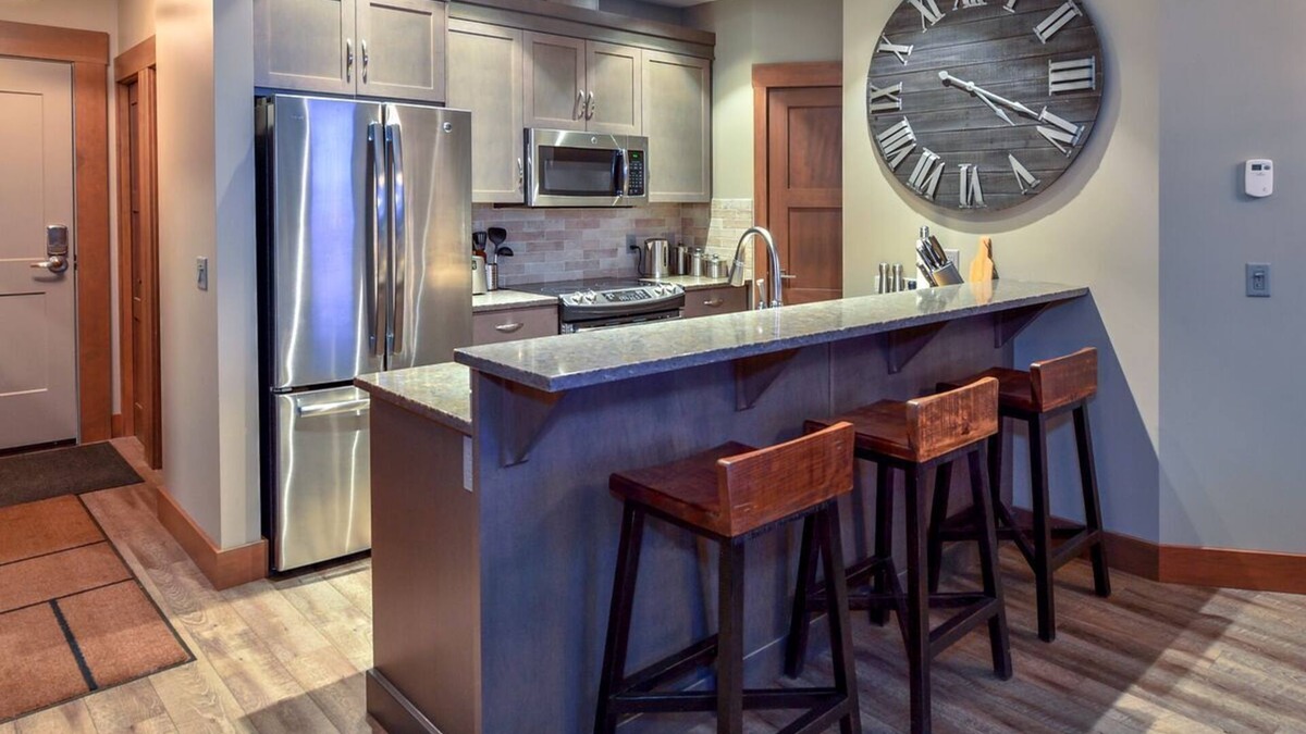 Big White Ski Resort Condo | Luxury condo with ski-in ski-out access that is in the heart of the village.