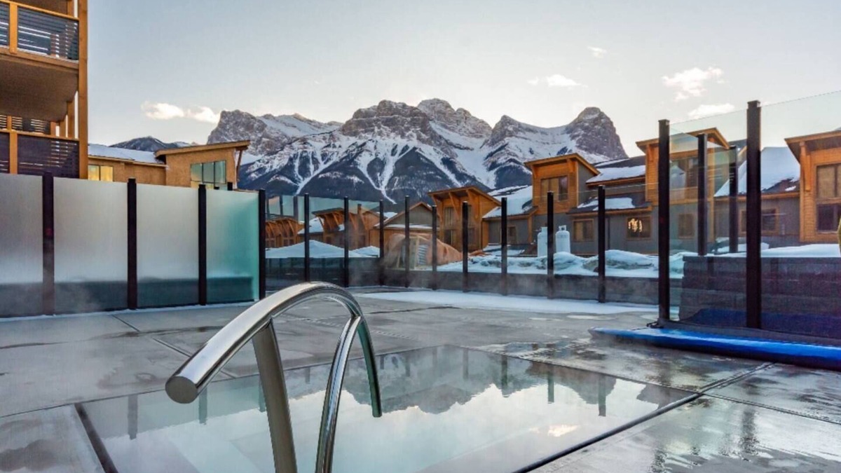 Canmore Condo | Luxury Corner Condo w/Mountain Views + Hot Tub