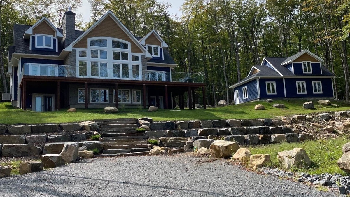 Lake of Bays House | Luxury Cottage Escape