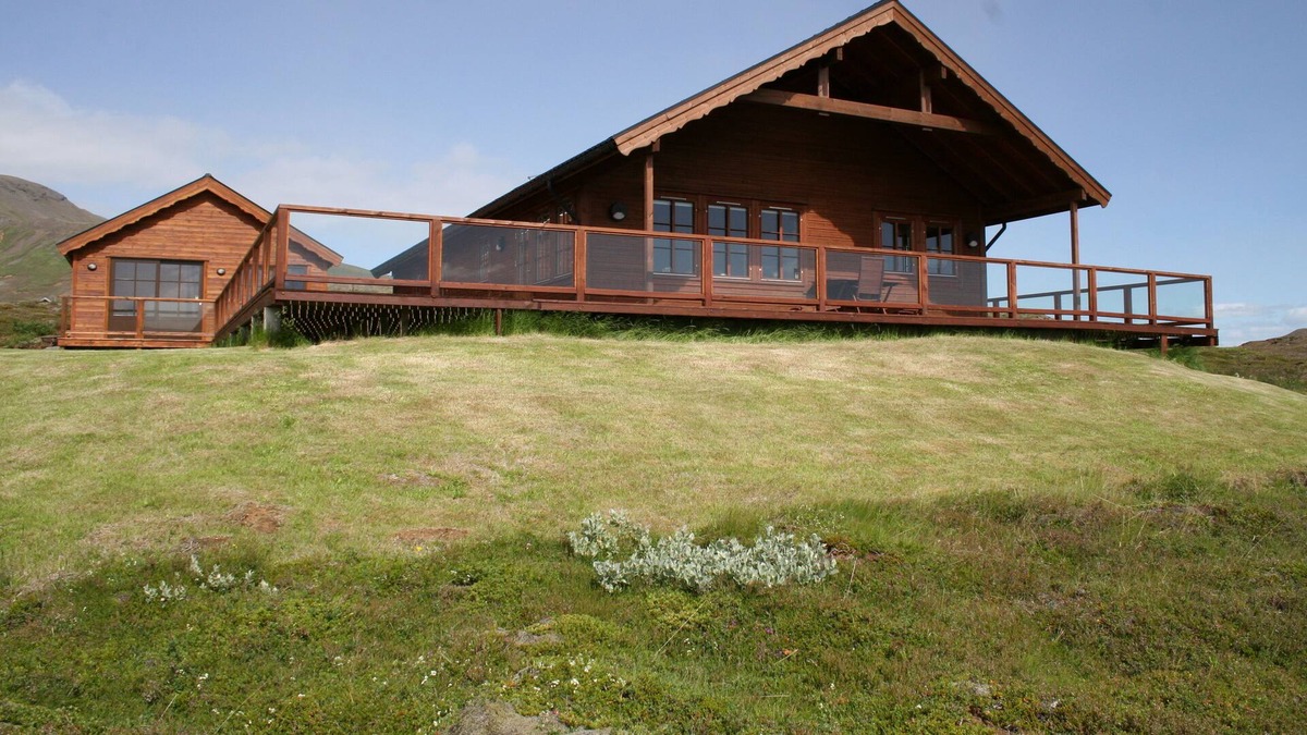 Selfoss House | Luxury Cottage in South Iceland-Panoramic views-Golden Circle-Northern Lights
