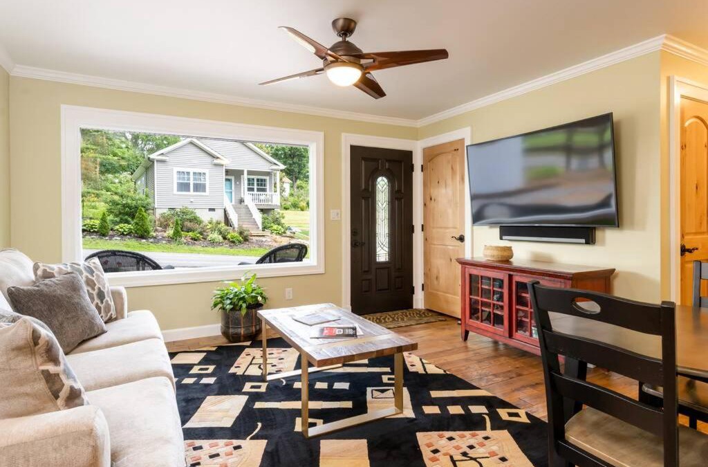 Oakley House | Luxury Cottage just 5 miles to downtown Asheville