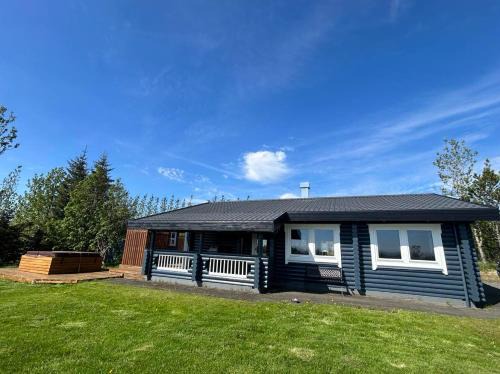 Laugarvatn Ski Chalet | Luxury cottage located in the Golden Circle, mountain view!