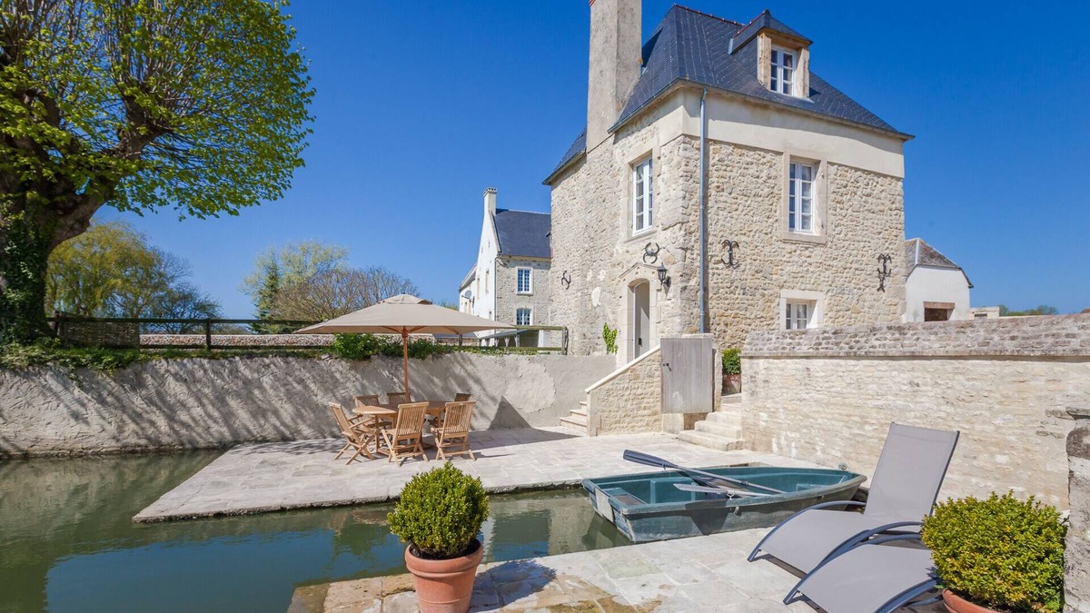 Vouilly Cottage | Luxury Cottage, Outdoor Nordic Hot Tub and Sauna, D-Day Beaches 15 km