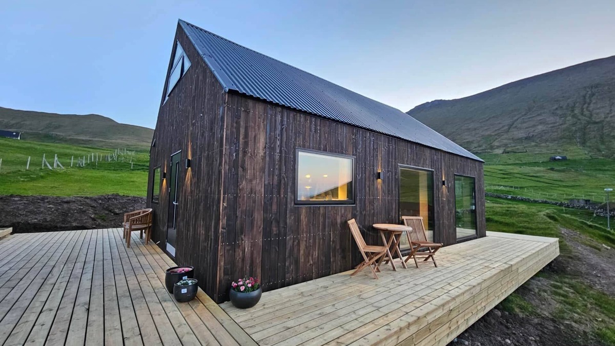 Faroe Islands Cottage | Luxury Cottage on Kalsoy, Faroe Islands!