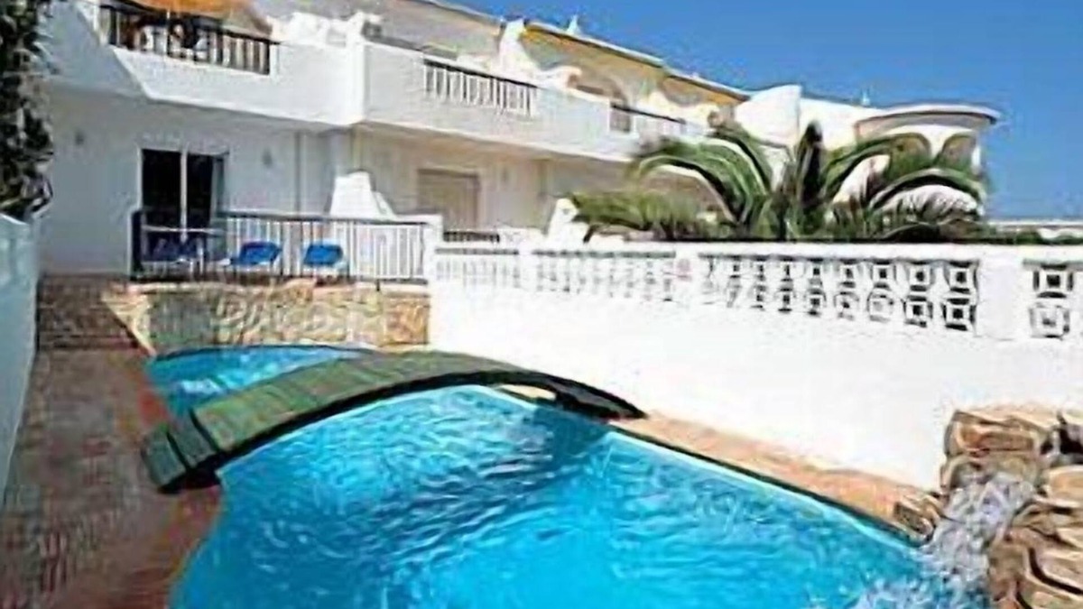 Praia da Luz Cottage | Luxury Cottage. Private Pool. Nr Beach and Shops. Sea Views. Licence No 3188/AL