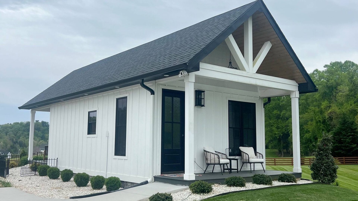 Bristol Cottage | Luxury Cottage Sleeps 3. Less than 1 mi. frm South Holston Lake. Mountain View’s