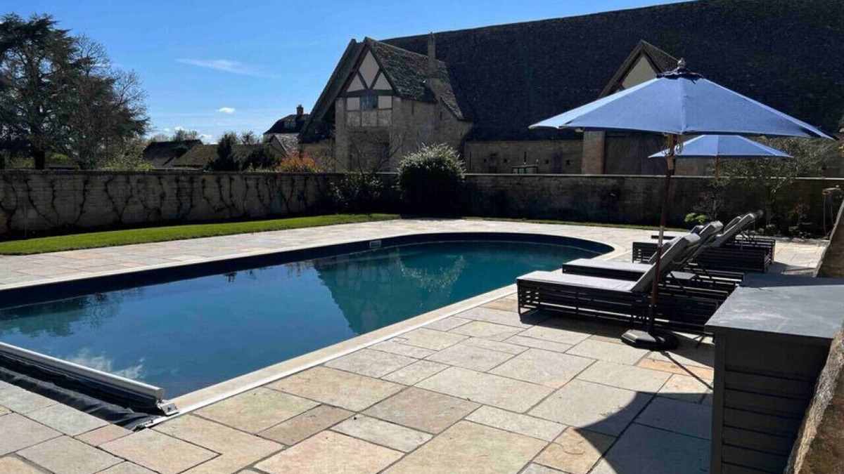 Northway House | Luxury Cottage with Heated Pool