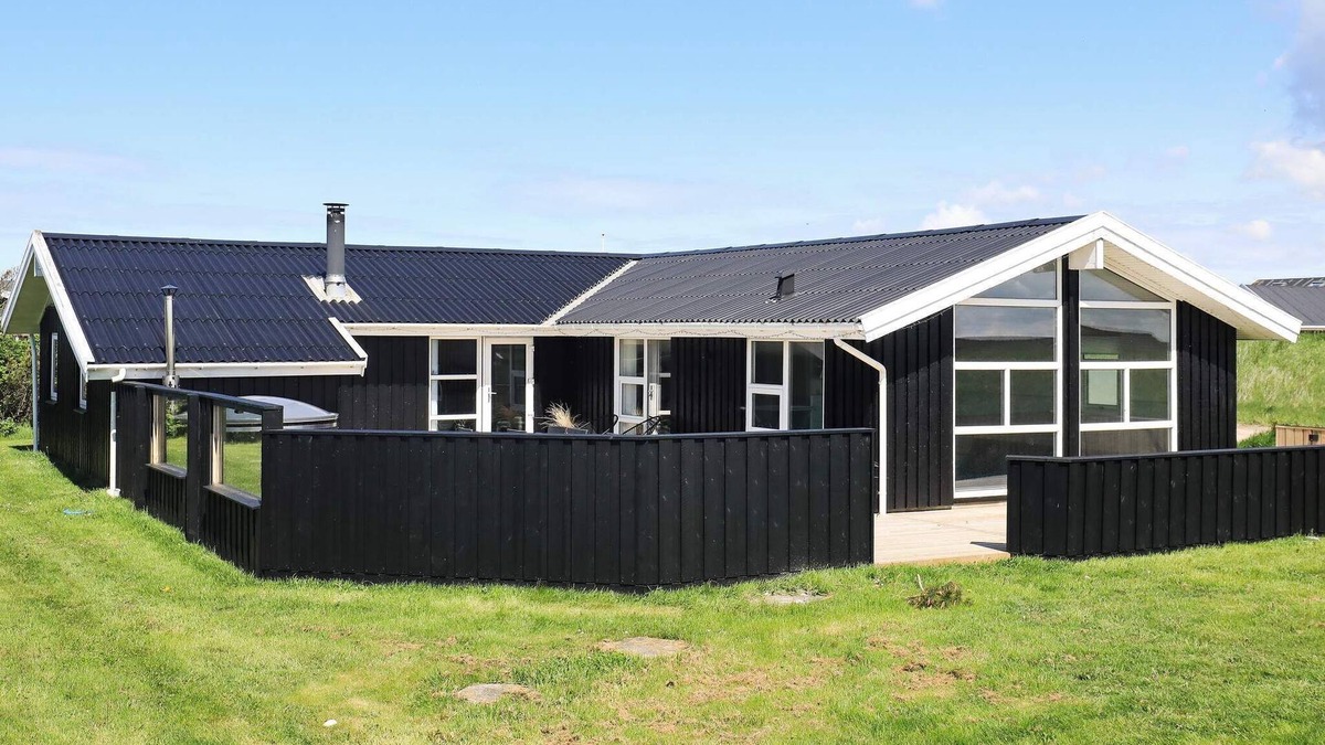 Lokken House | Luxury Cottage with Pool and Sauna-By Traum