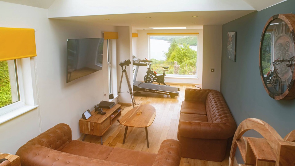 Carbost House | Luxury Cottage With Stunning Views by Fairy Pools!