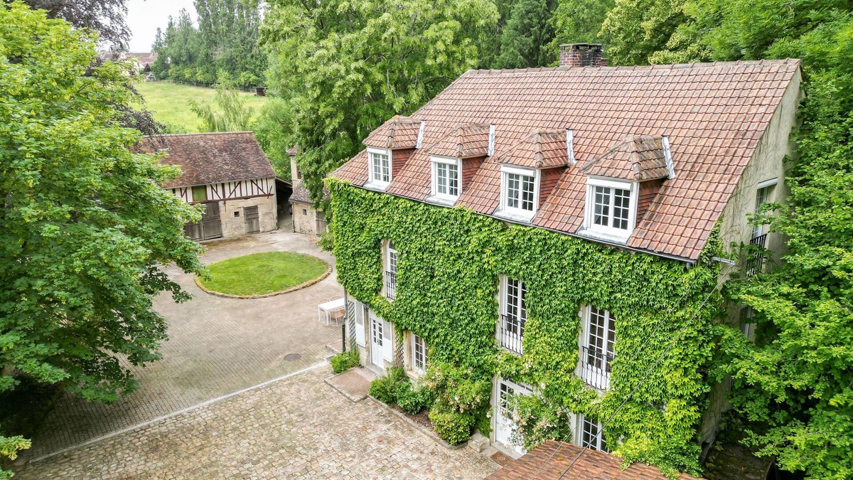 Ully-Saint-Georges House | Luxury country house
