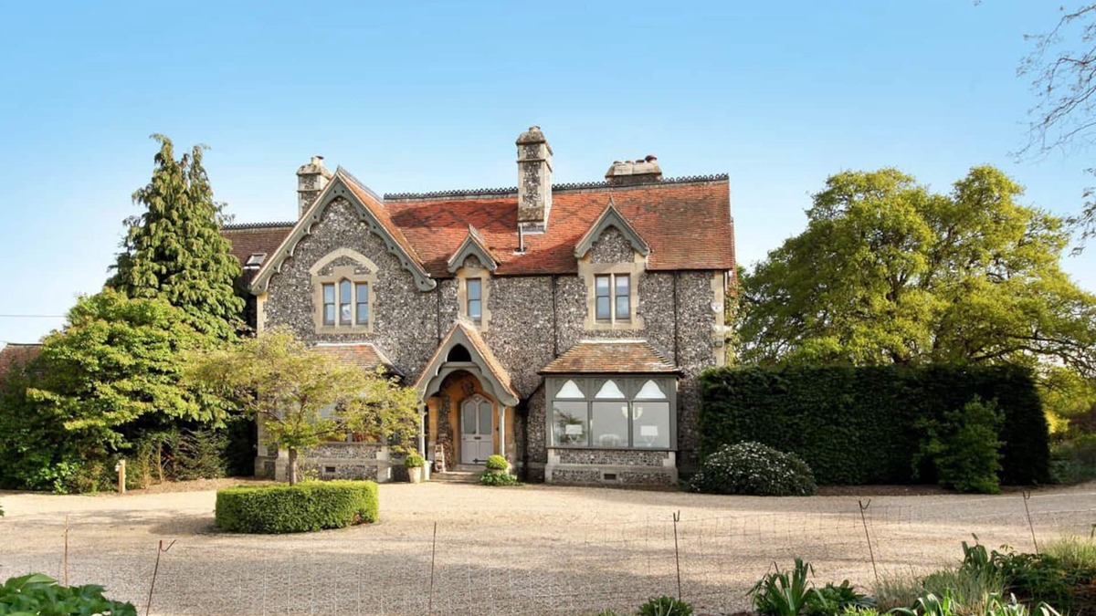 Fifield House | Luxury Country Estate with Concierge and Staff. Close to London, Windsor, Ascot