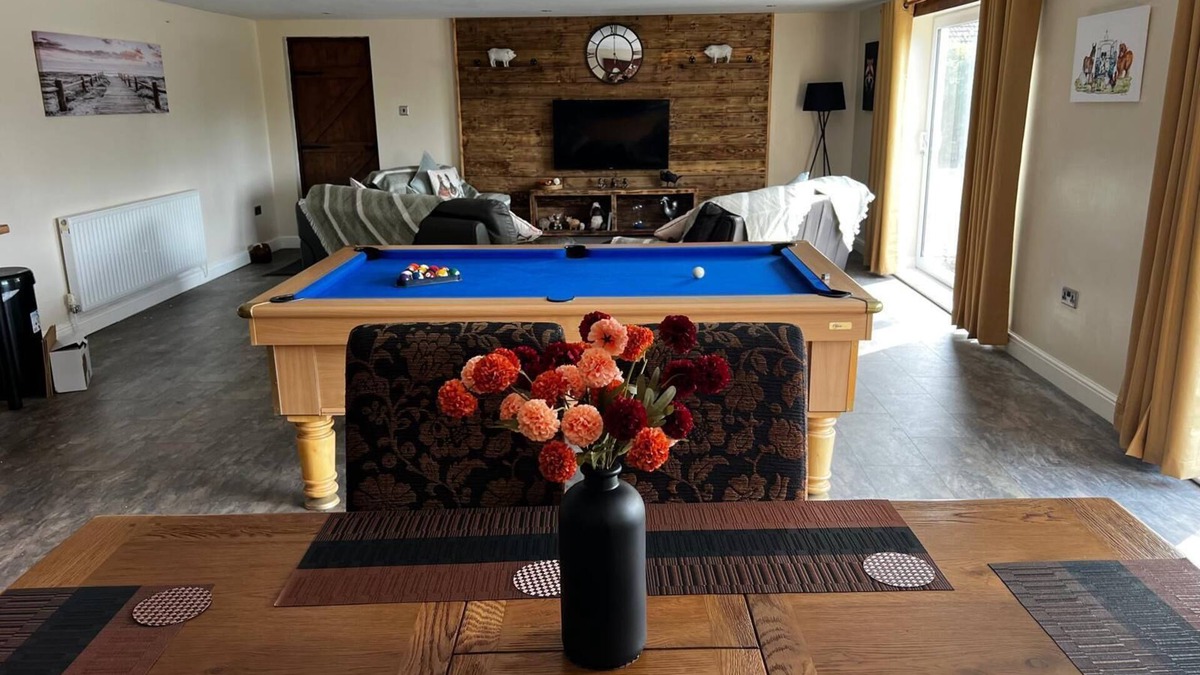 Leyland Cabin | Luxury Country Lodge in Bretherton - Sleeps 4