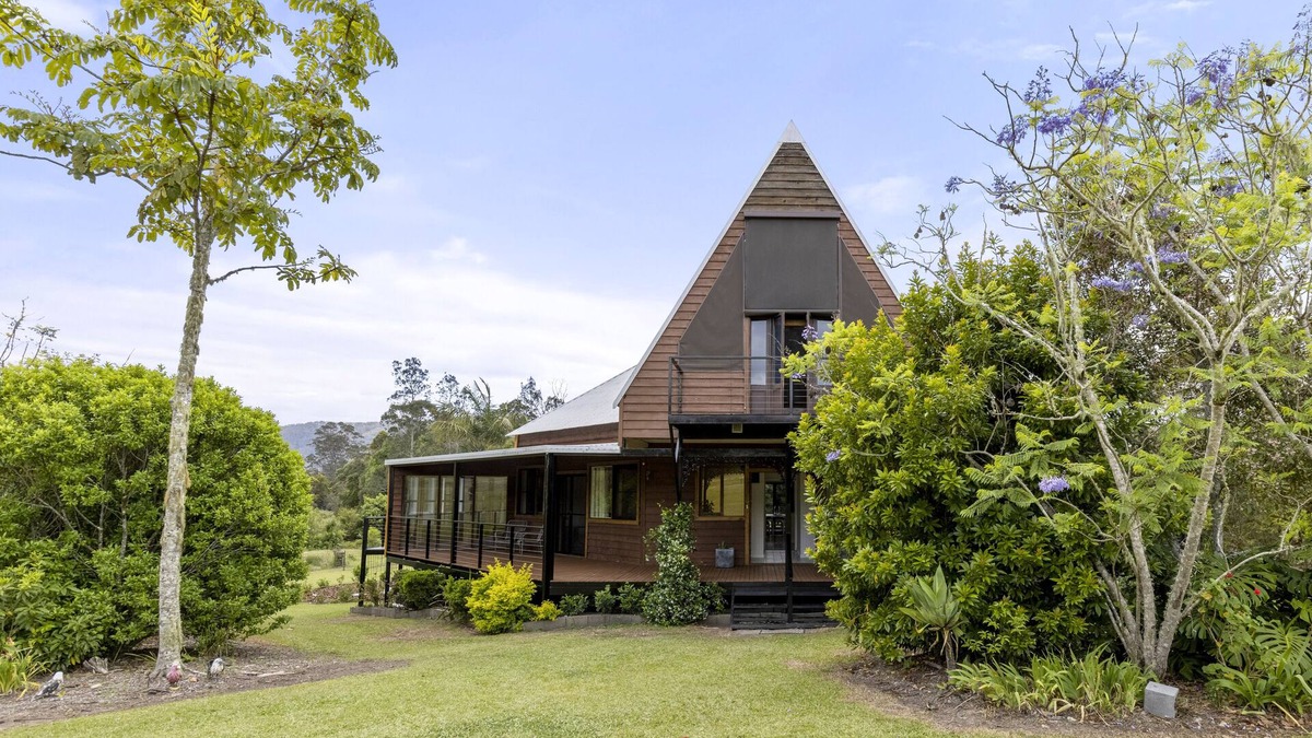 Eungai Rail House | Luxury country property with AMAZING 10m pool