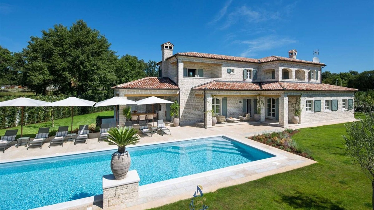 Korenici Villa | Luxury country villa for 10 with pool, organic garden and playgrounds