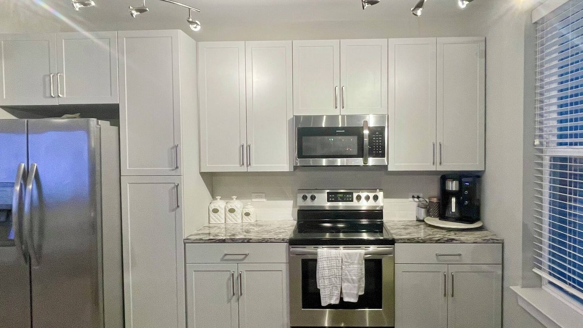King of Prussia Apartment | Luxury, Cozy, Family Friendly Apartment in Heart of King of Prussia