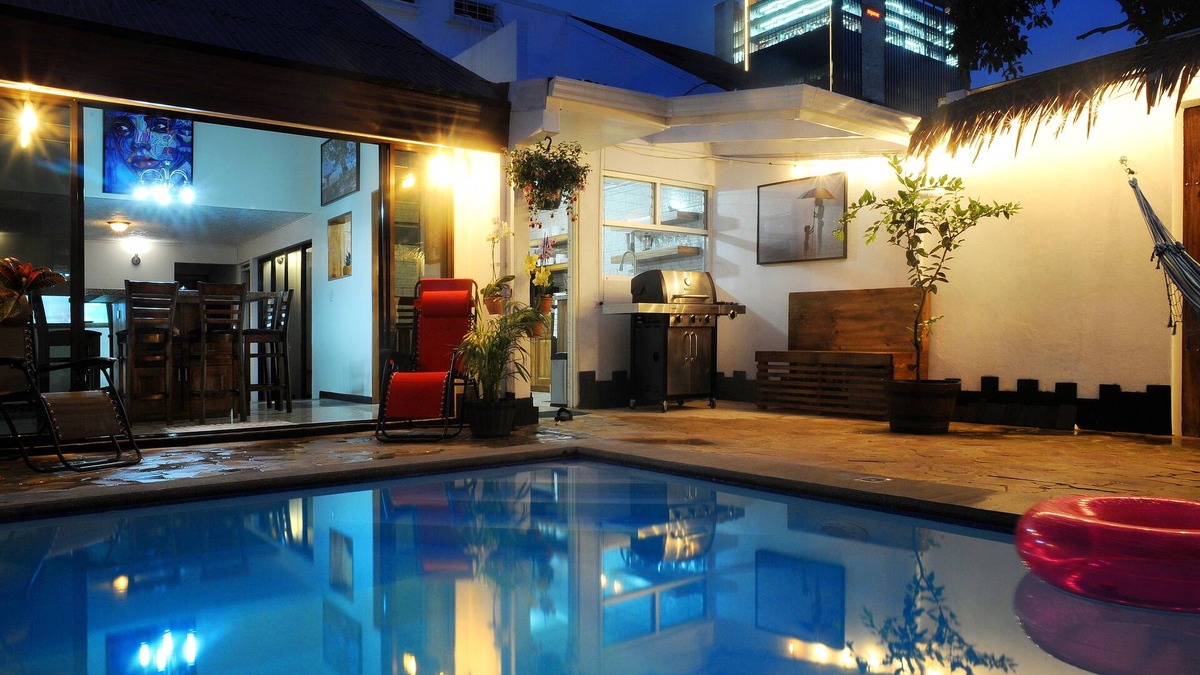 Hospital House | Luxury Cozy house w private heated pool, A/C, 5 min from downtown San Jose, CR