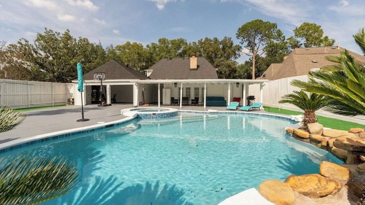 Barker House | Luxury Cozy House with Heated Pool