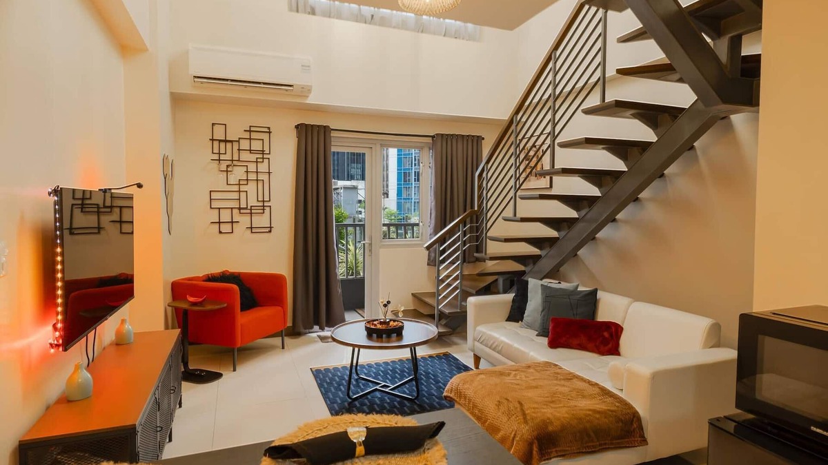 Salcedo Village Apartment | Luxury Cozy Stylish Loft in Makati