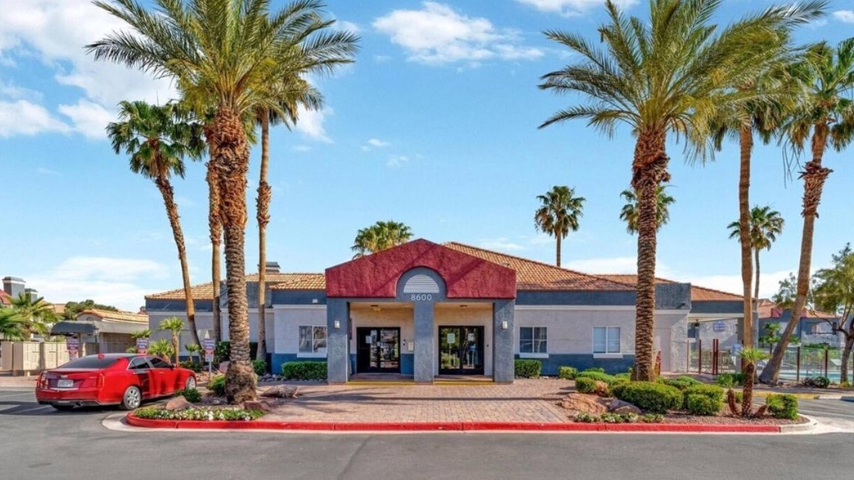 Canyon Gate Condo | Luxury cozy unit