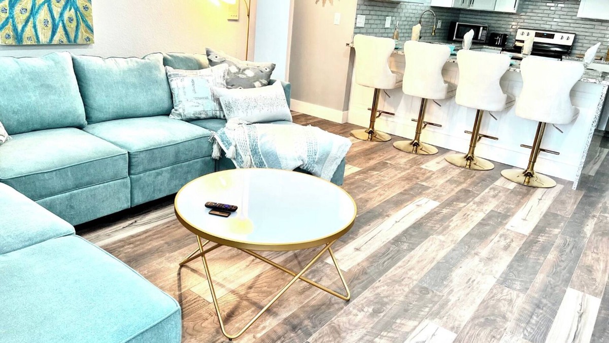 Appleton Apartment | Luxury Custom Peacock Penthouse w/garage
