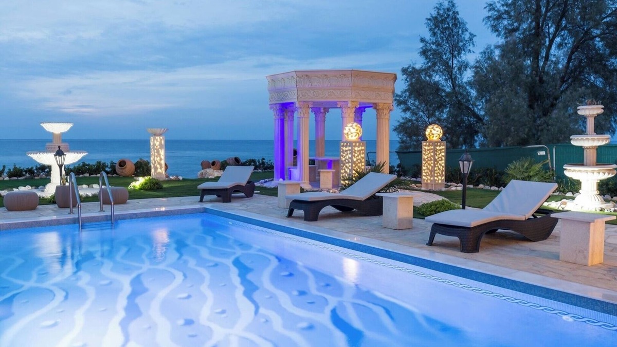 Ayia Marina Chrysochous House | Luxury Beachfront Villa with a Pool