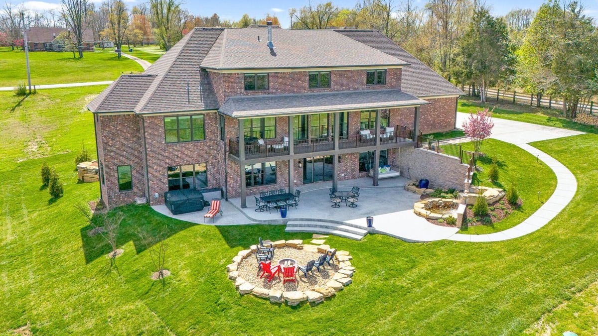 Buechel House | Luxury Derby Rental with Hot Tub! Sleeps 8