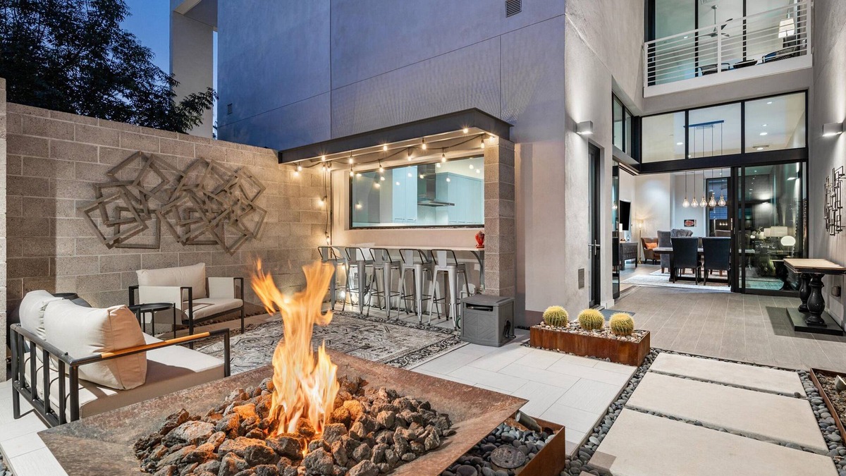 Arts District House | Luxury Desert Retreat