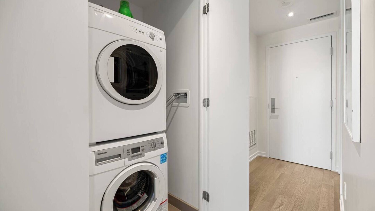 Financial District Condo | Luxury Designer Studio | Prime Location