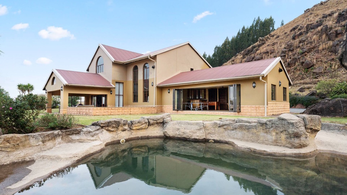 Himeville Villa | Luxury Drakensberg Family Accommodation - Misty Ridge.