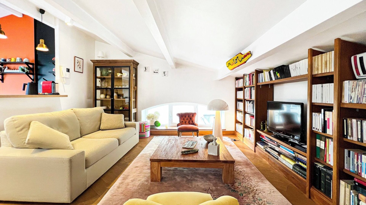 Bordeaux Golden Triangle Apartment | Luxury duplex in the heart of the Golden Triangle