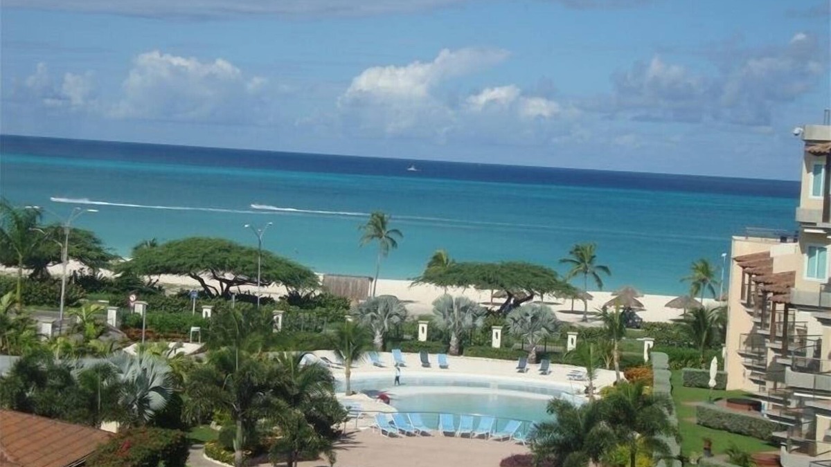 Eagle Beach Condo | Luxury, Eagle Beach Front 2BR, Penthouse Private Roof Terrace