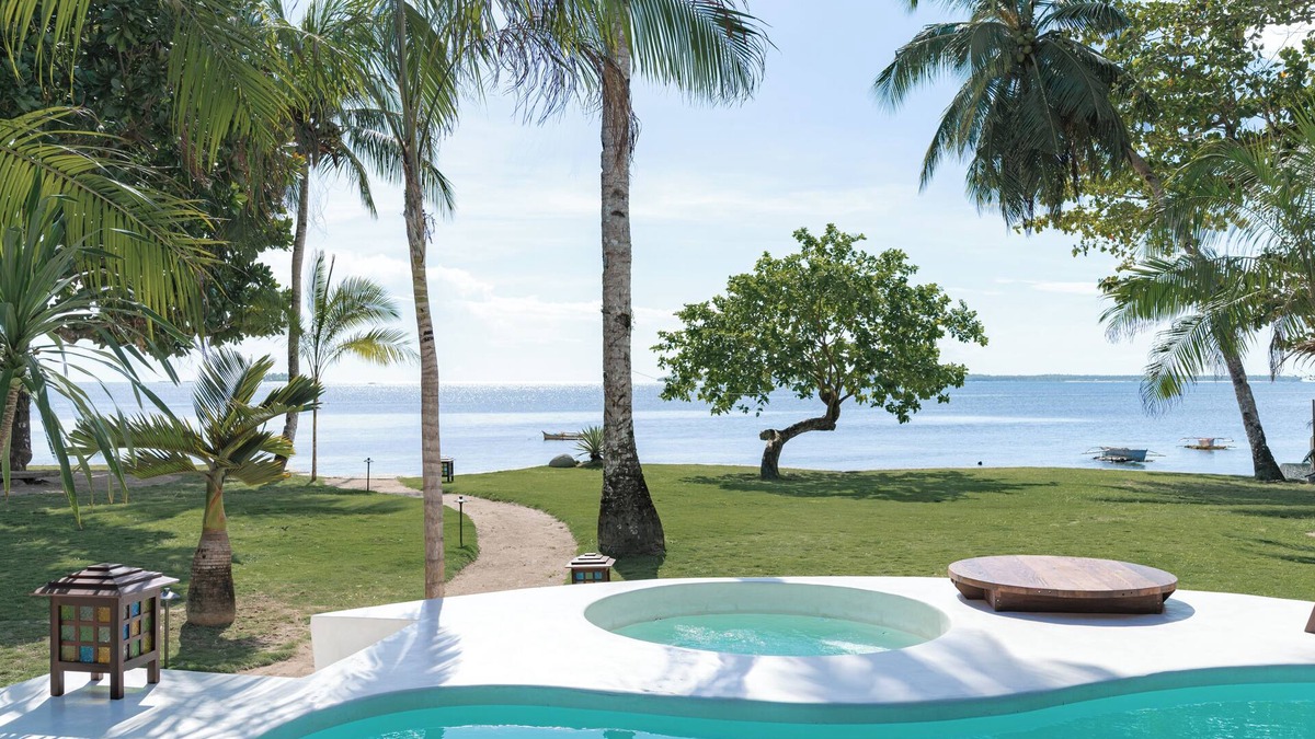 General Luna Villa | Luxury Eco Villa with Private Beachfront & Pool
