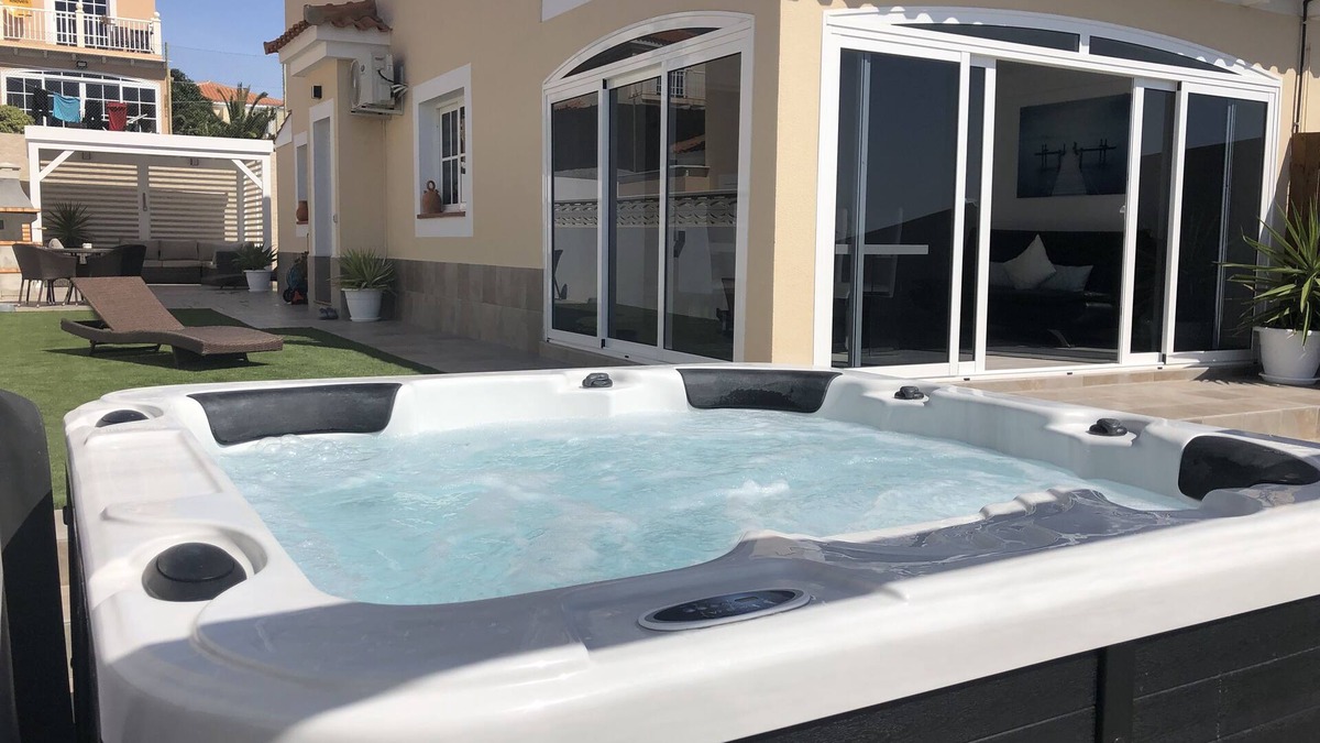 Caleta de Fuste Villa | Luxury modern 3 bed villa sleeps upto 5