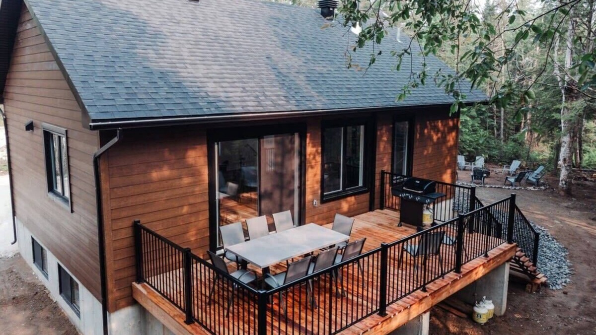 Amherst Ski Chalet | Luxury Escape at Sezona – Spa & Water Access