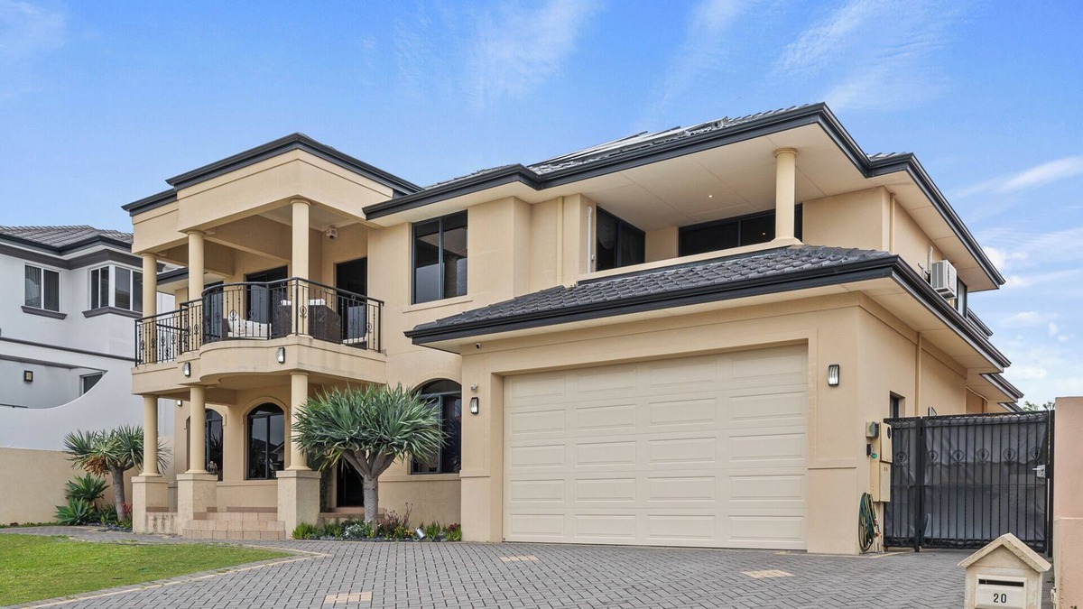 Mirrabooka House | Luxury Escape: Perth, Airport, Swan Valley & Beach