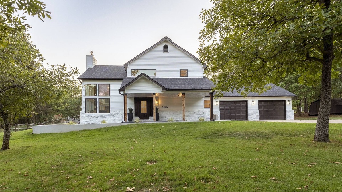 Wagoner House | Luxury Escape: Pond, Pool & 5 Beautiful and Private Acres