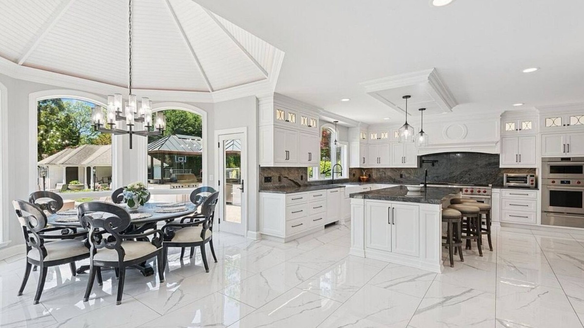 Smithtown House | Luxury Estate w. Heated Pool, Movie Theater & Resort Yard! Minutes to Ryder Cup