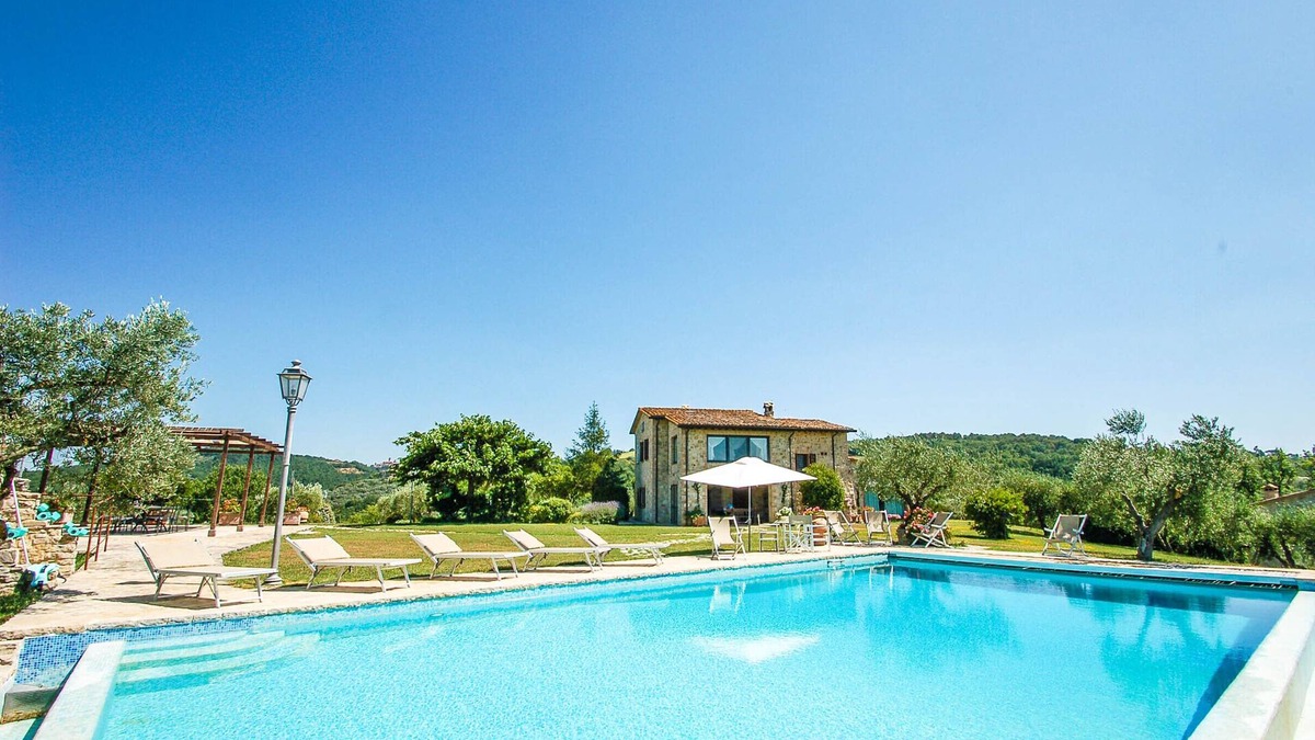 Collazzone Villa | Luxury estate with private pools, for your holidays and events