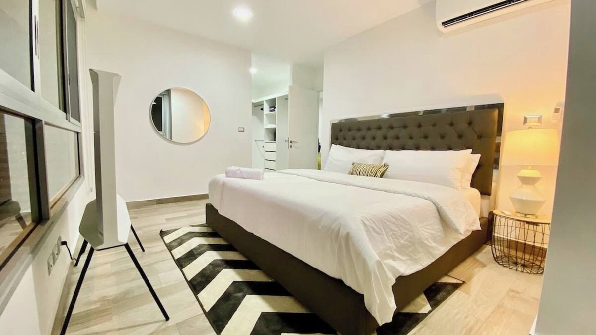 Kennedy Apartment | Luxury Exclusive Loft @ Santana Lofts