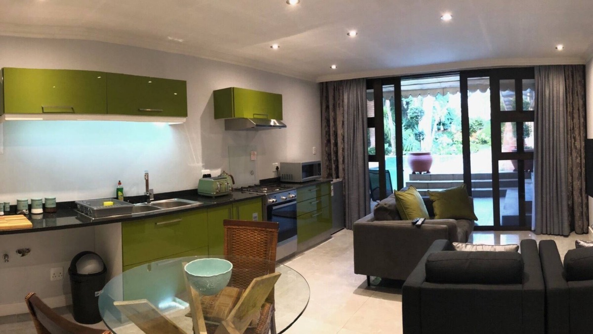 Bedfordview Apartment | Luxury Executive Apartment Overlooking Beautiful Pool & Garden